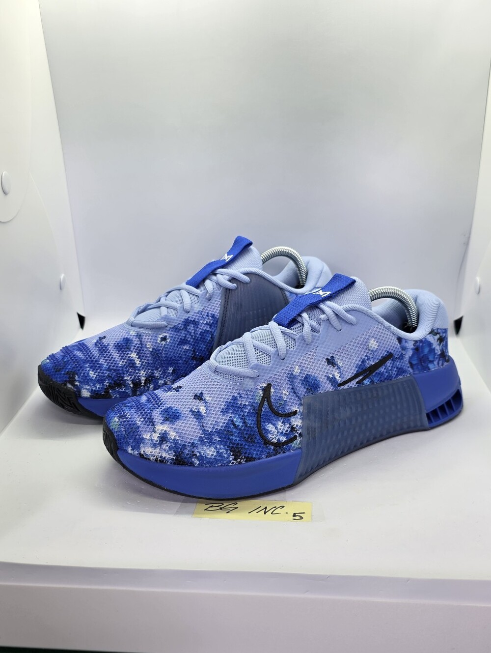Nike Men's Metcon 9 AMP Aluminum Size 9.5 Racer Blue Workout Shoe HJ6008-400 - Picture 3 of 13